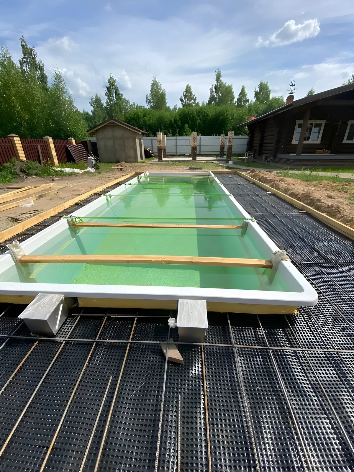 Laguna 9 — вечернее освещение в Минусинске